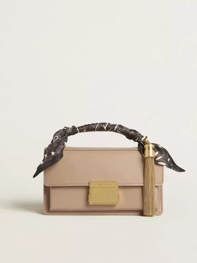 Kleine Venezia-Tasche aus beigem Leder mit Golddetails