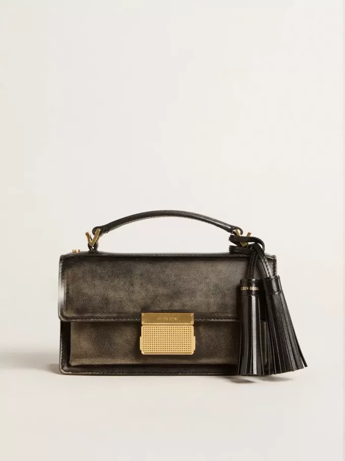 Kleine Venezia-Tasche aus schwarzem Distressed-Leder mit goldenen Details