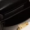 Kleine Venezia-Tasche aus schwarzem Leder mit Golddetails Kleine Venezia-Tasche aus schwarzem Leder mit Golddetails