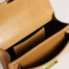 Kleine Venezia-Tasche aus tabakfarbenem Leder mit goldenen Details