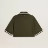 Kurz geschnittenes Damen-Polohemd aus militärgrünem Jersey mit Stickerei