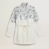 Kurzes Hemdkleid für Damen aus weiß gestreifter Baumwolle mit marineblauem Print Kurzes Hemdkleid für Damen aus weiß gestreifter Baumwolle mit marineblauem Print