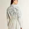 Kurzes Hemdkleid für Damen aus weiß gestreifter Baumwolle mit marineblauem Print Kurzes Hemdkleid für Damen aus weiß gestreifter Baumwolle mit marineblauem Print