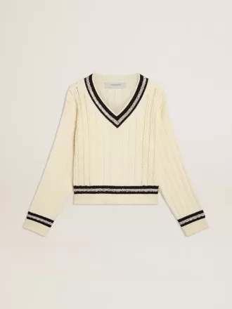 Kurzgeschnittener Damenpullover mit Zopfmuster, blauen Rippen und Kristallen