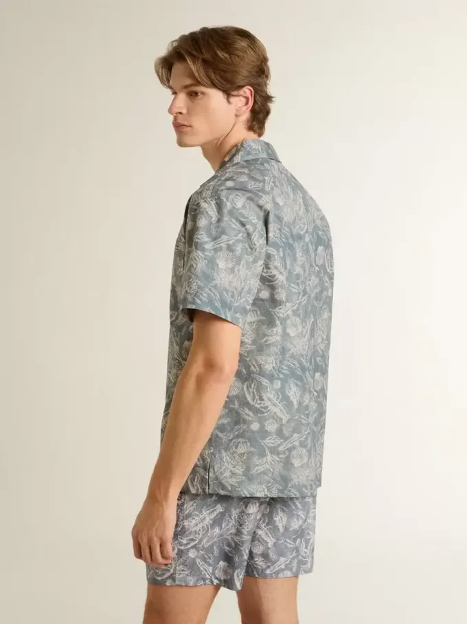 Kurzärmeliges Popeline-Hemd im Pyjama-Stil für Herren mit blau-weißem Marine-Print Kurzärmeliges Popeline-Hemd im Pyjama-Stil für Herren mit blau-weißem Marine-Print