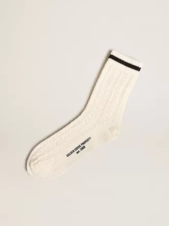 Lange gerippte Socken in Vintage-Weiß mit schwarzem Streifen Lange gerippte Socken in Vintage-Weiß mit schwarzem Streifen
