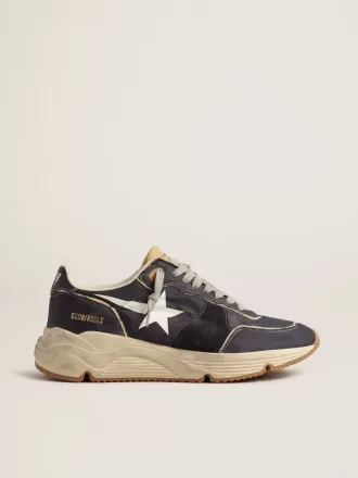 Laufsohle aus blauem Nylon mit weißem aufgedrucktem Stern