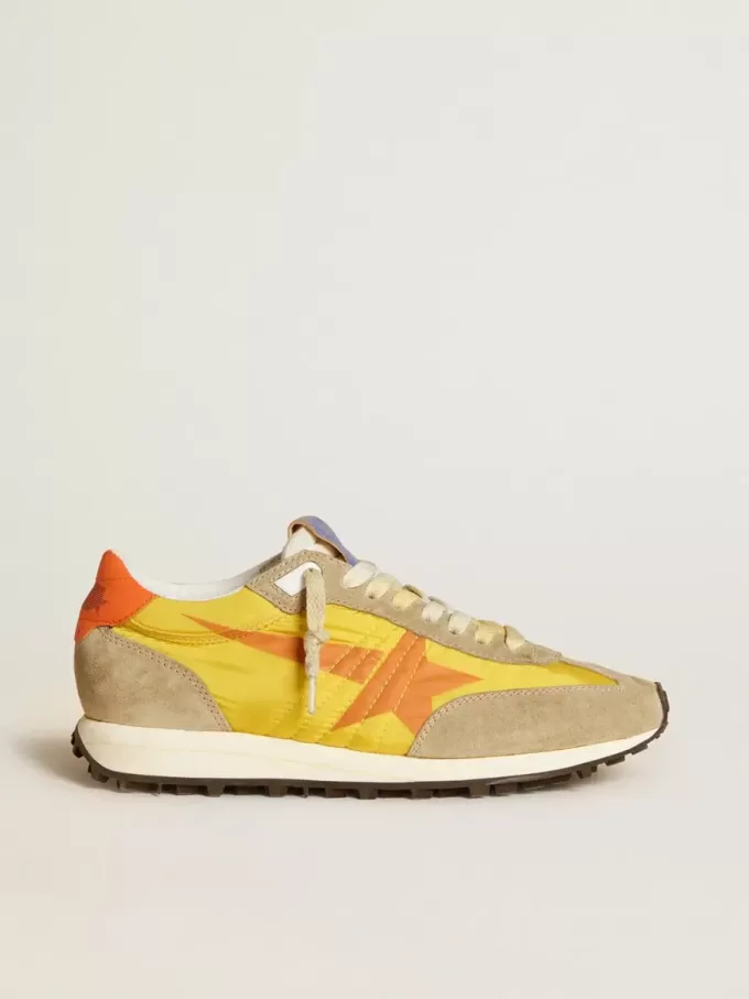 Marathon für Damen mit gelbem Nylon-Obermaterial und orangefarbenem Stern Marathon für Damen mit gelbem Nylon-Obermaterial und orangefarbenem Stern