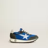Marathon Young aus blauem Nylon mit aufgedrucktem Stern und Lederlasche an der Ferse Marathon Young aus blauem Nylon mit aufgedrucktem Stern und Lederlasche an der Ferse