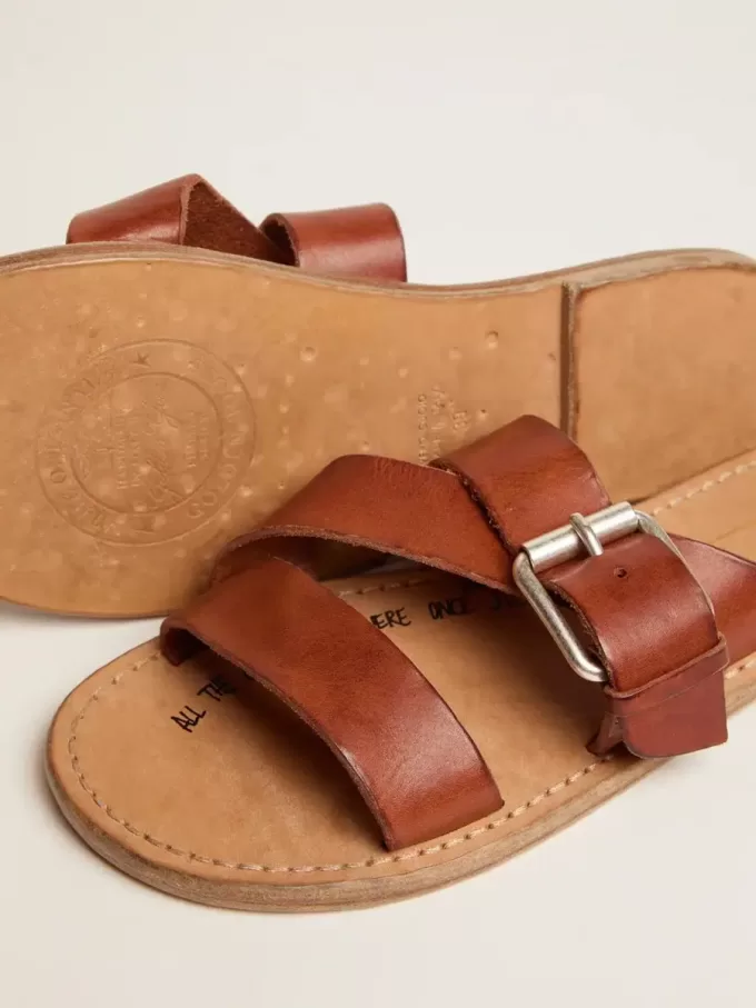 Margaret flache Sandalen aus kunstharzbeschichtetem Leder