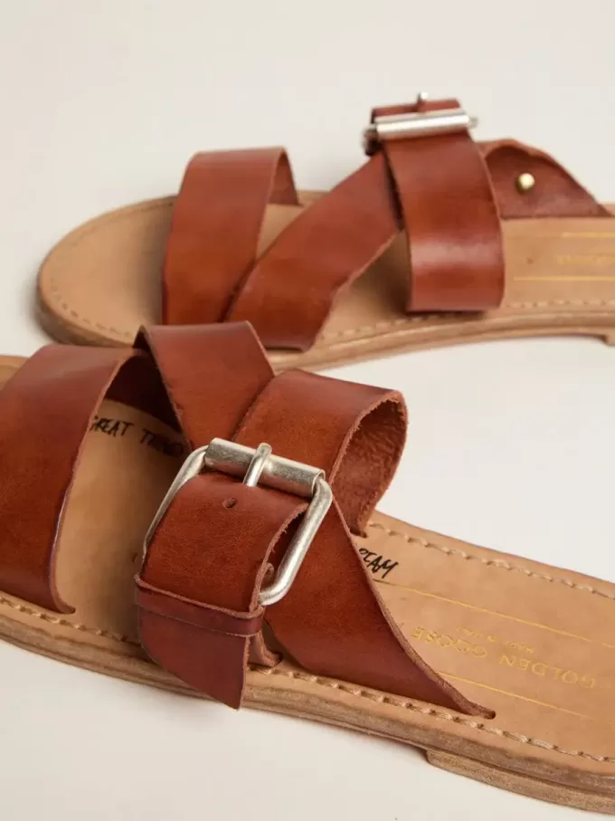 Margaret flache Sandalen aus kunstharzbeschichtetem Leder