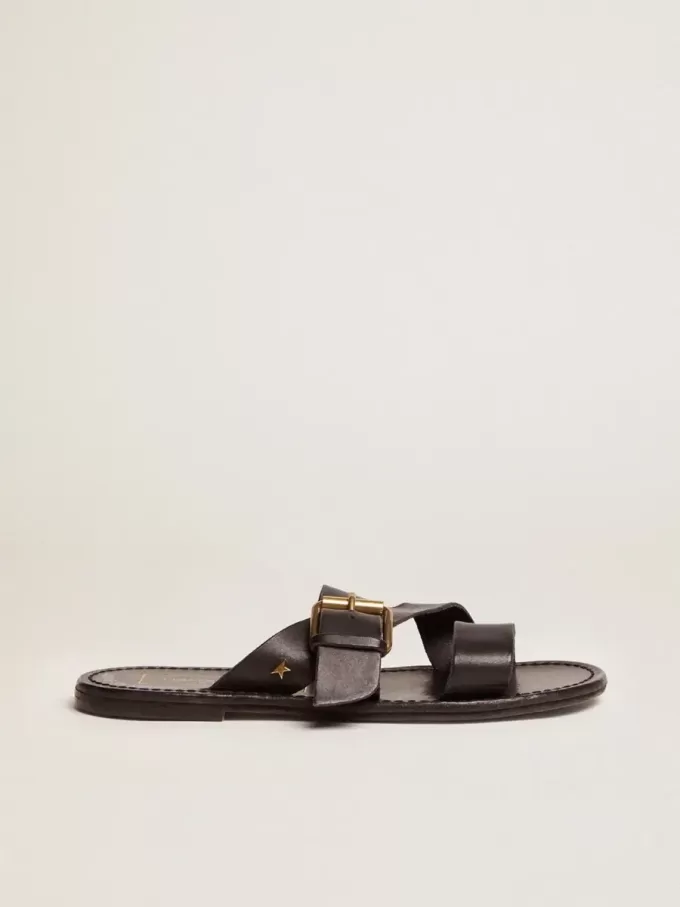 Margaret Flache Sandalen für Damen aus schwarzem, kunstharzbeschichtetem Leder