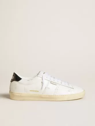 Matchstar aus weißem Leder mit dunkelblauer Lederferse