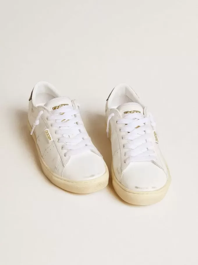 Matchstar für Damen aus weißem Leder mit dunkelblauer Lederferse