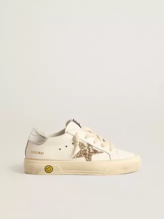 May Teen aus weißem Leder mit goldenem Glitzerstern und silberner Fersenlasche