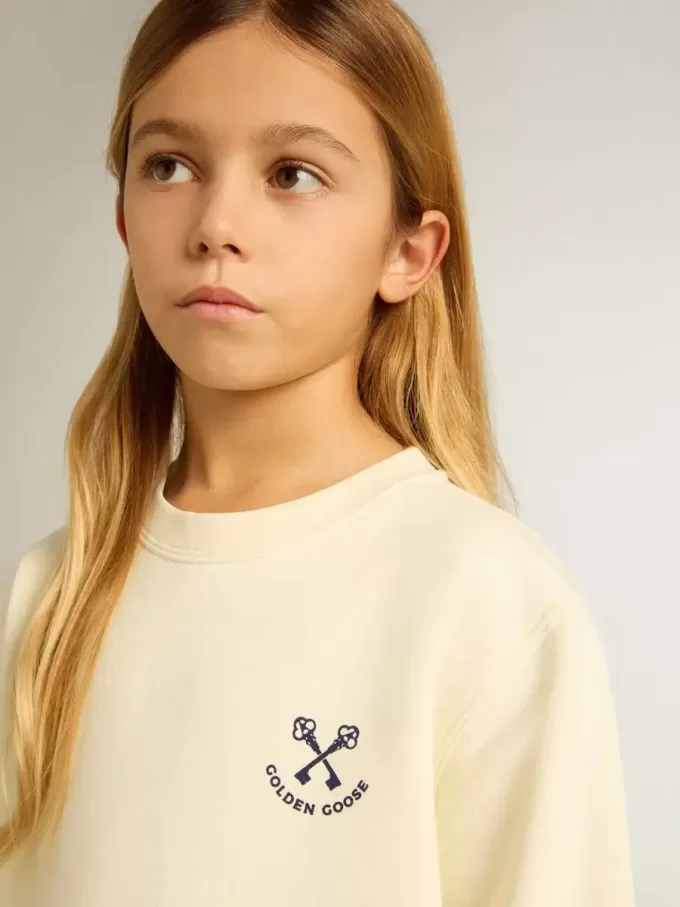 Mädchen-T-Shirt in Used-Weiß mit Stickerei auf der Vorderseite und Print auf der Rückseite