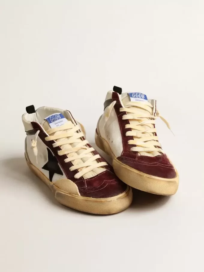 Mid Star aus Nappa mit schwarzem Wildlederstern und weinroten Einsätzen Mid Star aus Nappa mit schwarzem Wildlederstern und weinroten Einsätzen