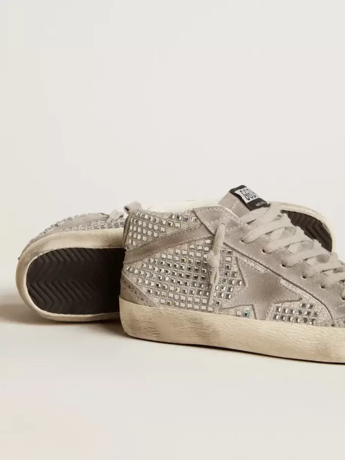 Mid Star aus silbernem Wildleder mit Swarovski-Kristallen und Wildlederstern Mid Star aus silbernem Wildleder mit Swarovski-Kristallen und Wildlederstern