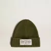Militärgrüne Baumwollmütze mit appliziertem Label auf der Vorderseite