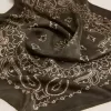 Moosgrüner Schal mit Paisley-Muster