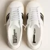 Nachhaltige Sneakers Yatay Model 1B mit weißem Obermaterial auf Bio-Basis und schwarzem Y Nachhaltige Sneakers Yatay Model 1B mit weißem Obermaterial auf Bio-Basis und schwarzem Y
