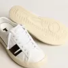 Nachhaltige Sneakers Yatay Model 1B mit weißem Obermaterial auf Bio-Basis und schwarzem Y Nachhaltige Sneakers Yatay Model 1B mit weißem Obermaterial auf Bio-Basis und schwarzem Y