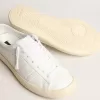 Nachhaltige Sneakers Yatay Model 1B mit weißem Obermaterial auf Bio-Basis und weißem Y