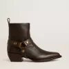 Niedrige Debbie-Stiefel aus dunkelbraunem Leder mit abnehmbarer Schnalle Niedrige Debbie-Stiefel aus dunkelbraunem Leder mit abnehmbarer Schnalle