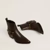 Niedrige Debbie-Stiefel aus dunkelbraunem Leder mit abnehmbarer Schnalle Niedrige Debbie-Stiefel aus dunkelbraunem Leder mit abnehmbarer Schnalle