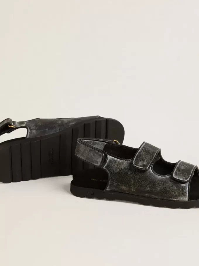 Noa Young Sandalen aus schwarzem Leder im Used-Look