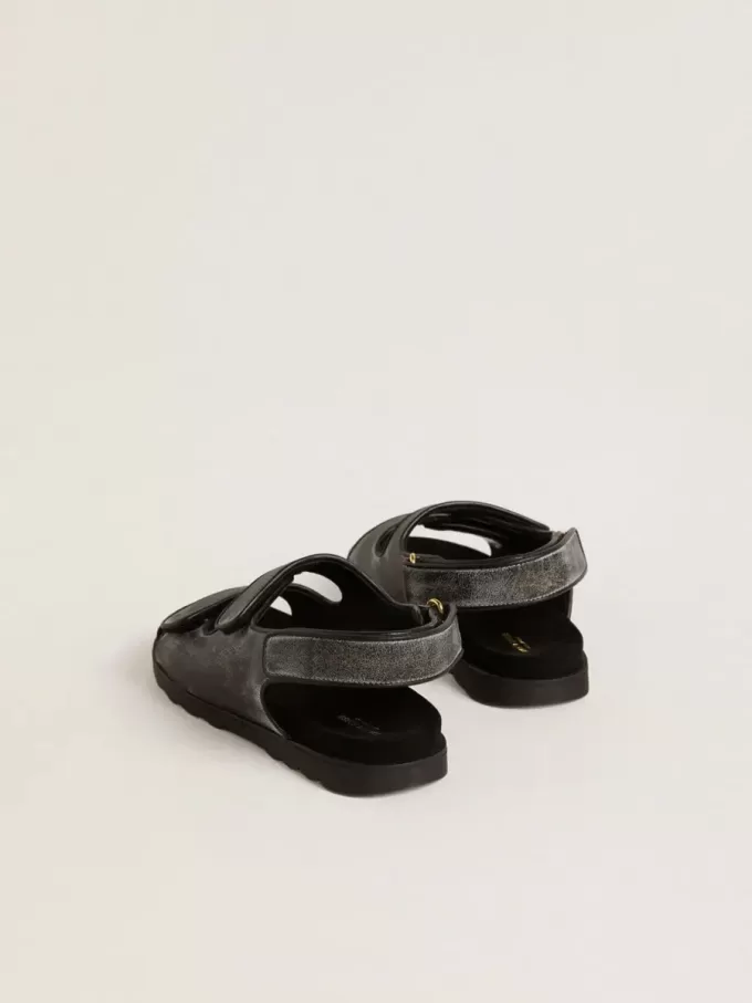Noa Young Sandalen aus schwarzem Leder im Used-Look