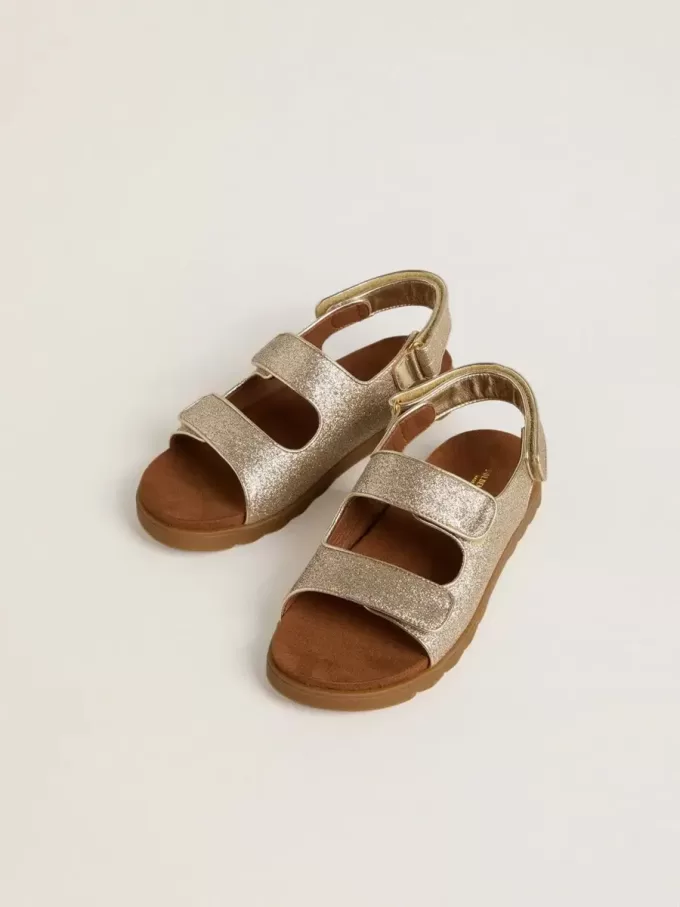 Noa Young Sandalen aus Mikroglitter und Platinleder