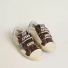 Old School Young aus Nappaleder mit hellblauem Wildlederstern und braunen Wildledereinsätzen Old School Young aus Nappaleder mit hellblauem Wildlederstern und braunen Wildledereinsätzen