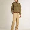 Olivgrünes Sweatshirt für Herren mit goldenem Schriftzug Olivgrünes Sweatshirt für Herren mit goldenem Schriftzug