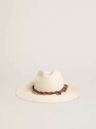 Pergamentfarbener Fedora-Hut mit Lederband