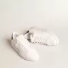 Purestar mit weißem Stern aus biobasiertem Material und mattschwarzer Lederlasche an der Ferse Purestar mit weißem Stern aus biobasiertem Material und mattschwarzer Lederlasche an der Ferse