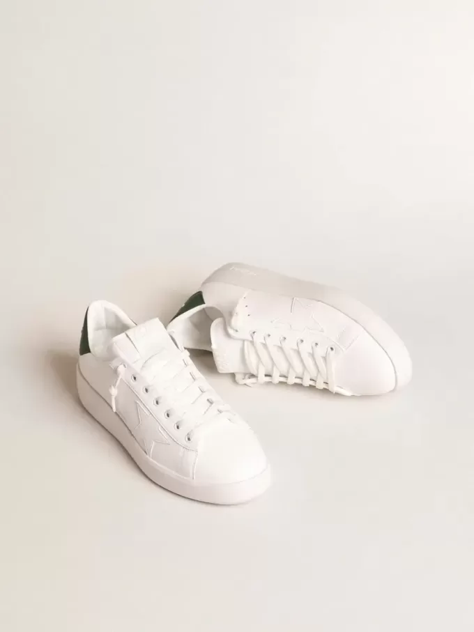 Purestar mit weißem Stern aus biobasiertem Material und mattschwarzer Lederlasche an der Ferse Purestar mit weißem Stern aus biobasiertem Material und mattschwarzer Lederlasche an der Ferse