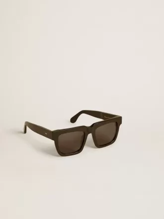 Quadratische Jamie-Sonnenbrille mit schwarzem Rahmen und goldenem Logo