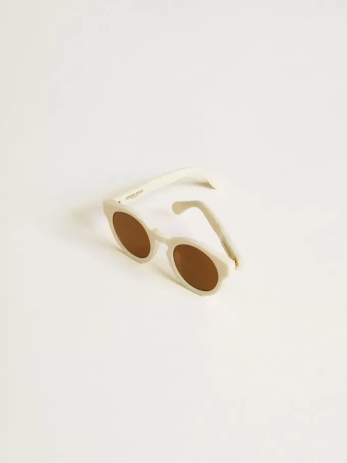 Quadratische Panthos-Sonnenbrille mit beigem Rahmen und goldenen Details Quadratische Panthos-Sonnenbrille mit beigem Rahmen und goldenen Details