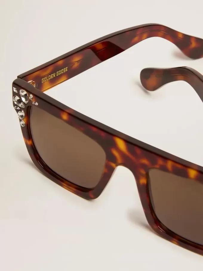 Quadratische Sonnenbrille mit havannabraunem Rahmen und Kristallen Quadratische Sonnenbrille mit havannabraunem Rahmen und Kristallen