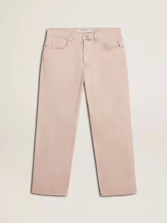 Rosa gefärbte Herrenjeans