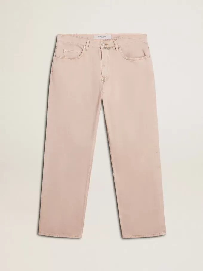 Rosa gefärbte Herrenjeans
