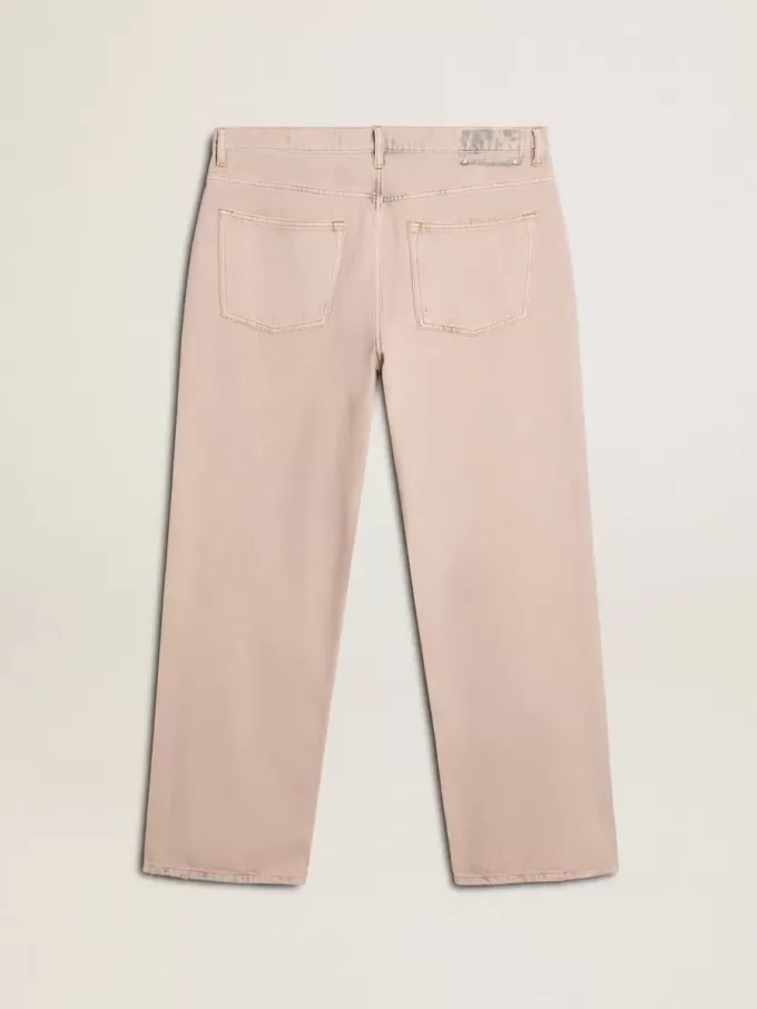 Rosa gefärbte Herrenjeans