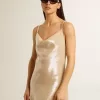 Schlafkleid aus pergamentfarbenen Pailletten Schlafkleid aus pergamentfarbenen Pailletten