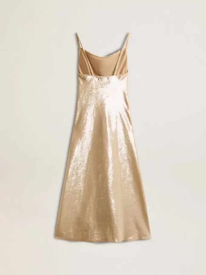 Schlafkleid aus pergamentfarbenen Pailletten Schlafkleid aus pergamentfarbenen Pailletten