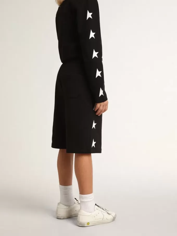 Schwarze Bermudashorts für Jungen mit weißen Sternen
