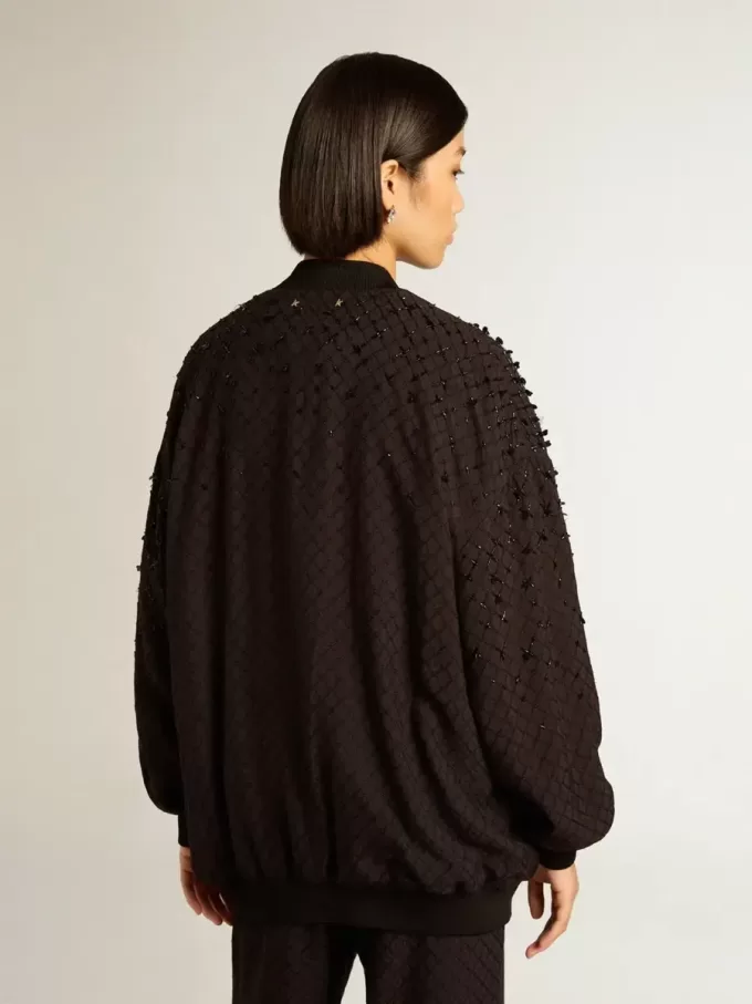 Schwarze Damenstrickjacke mit schattierter Stickerei