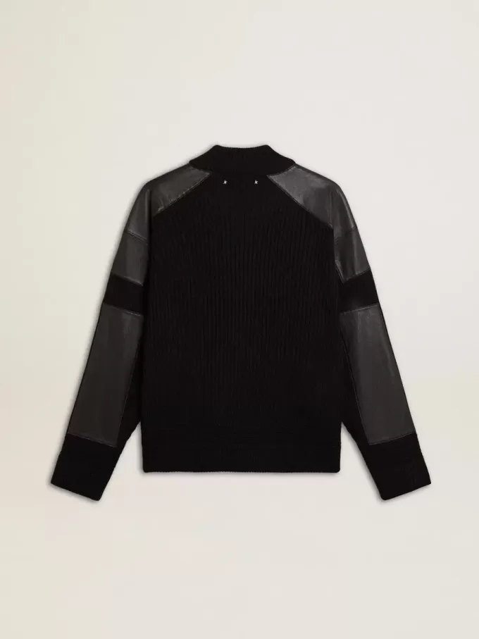 Schwarze Herrenjacke aus Merinowolle mit Lederaufnähern Schwarze Herrenjacke aus Merinowolle mit Lederaufnähern