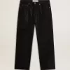 Schwarze Herrenjeans mit lockerer Passform und Kristallen mit Farbverlaufseffekt Schwarze Herrenjeans mit lockerer Passform und Kristallen mit Farbverlaufseffekt