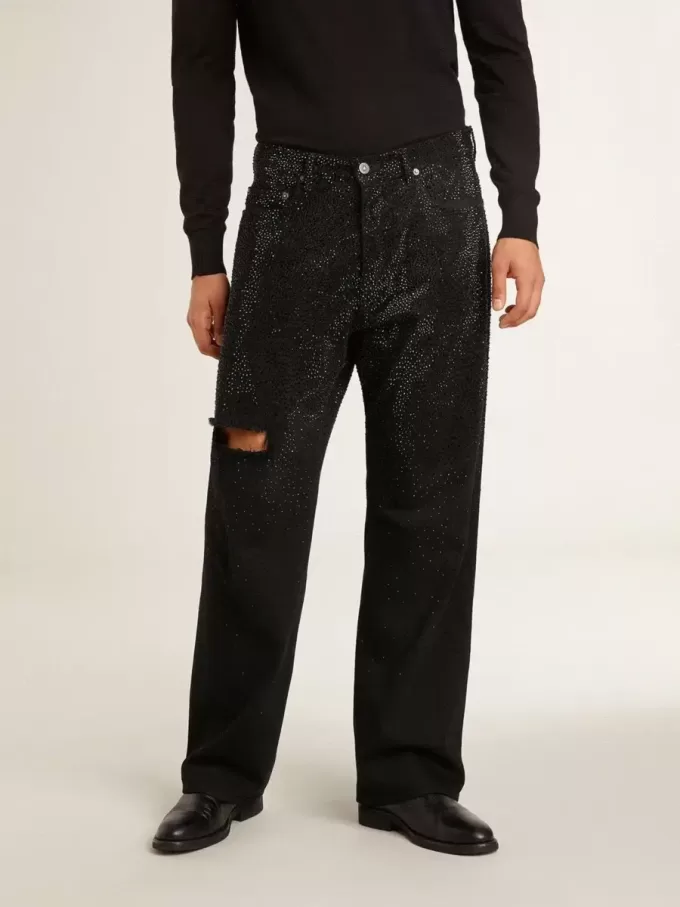 Schwarze Herrenjeans mit lockerer Passform und Kristallen mit Farbverlaufseffekt Schwarze Herrenjeans mit lockerer Passform und Kristallen mit Farbverlaufseffekt